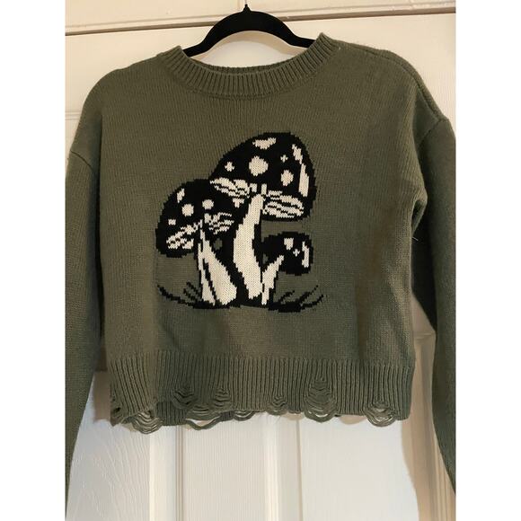 Green mushroom themed sweater size small - Picture 2 of 7